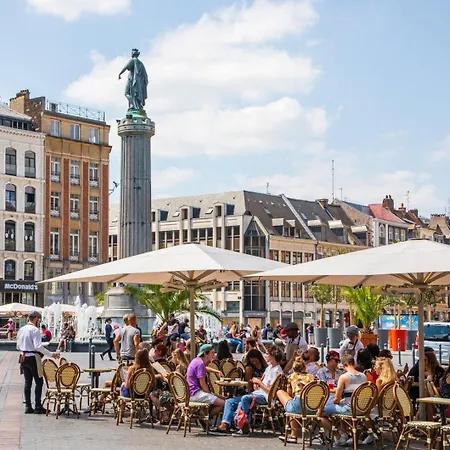 Equipped In Vieux-lille Near Grand Place شقة